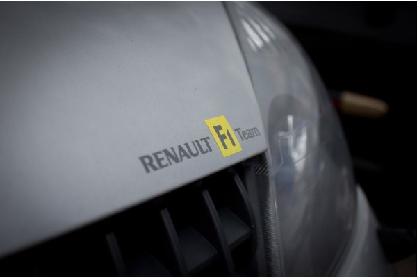 Renault F1 Team x2 vjetrobranska naljepnica set